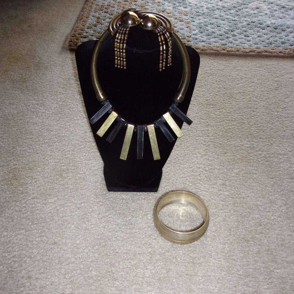 TRIBAL ART JEWELRY